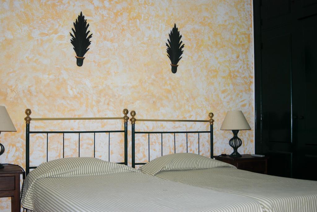 Herdade Da Samarra Hotel Viana do Alentejo Room photo